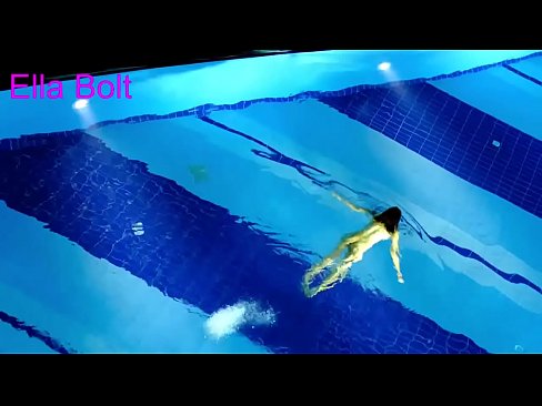 ❤️ Non podo deixar de mirar, unha moza loira que é sorprendida nadando espida na piscina do resort ELLA BOLT Porno en % gl.porno-filmy.ru % ❌️❤